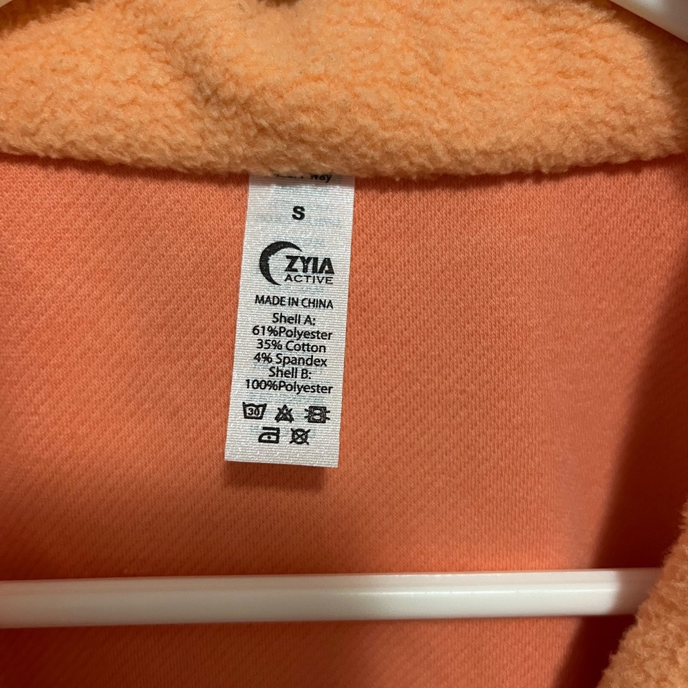 Zyia Women's Soft Teddy Jacket - Picture 2 of 6